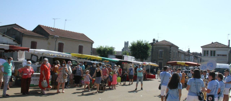 Marché de producteurs et Esplanade Jacques Chirac totalement réaménagée