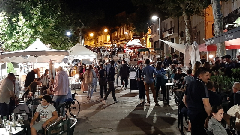Retour réussi pour les marchés de nuit vicois !