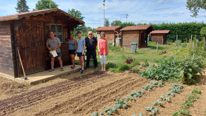 Les jardins familiaux pour cultiver fleurs et légumes… et la convivialité !