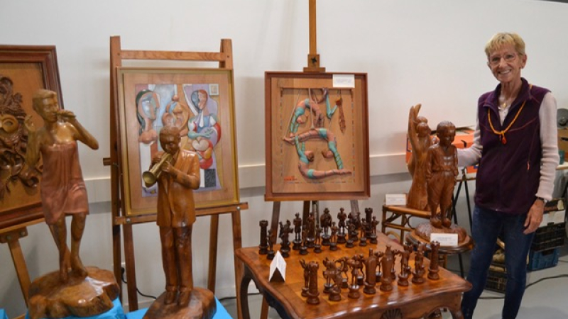 Exposition de sculptures sur bois