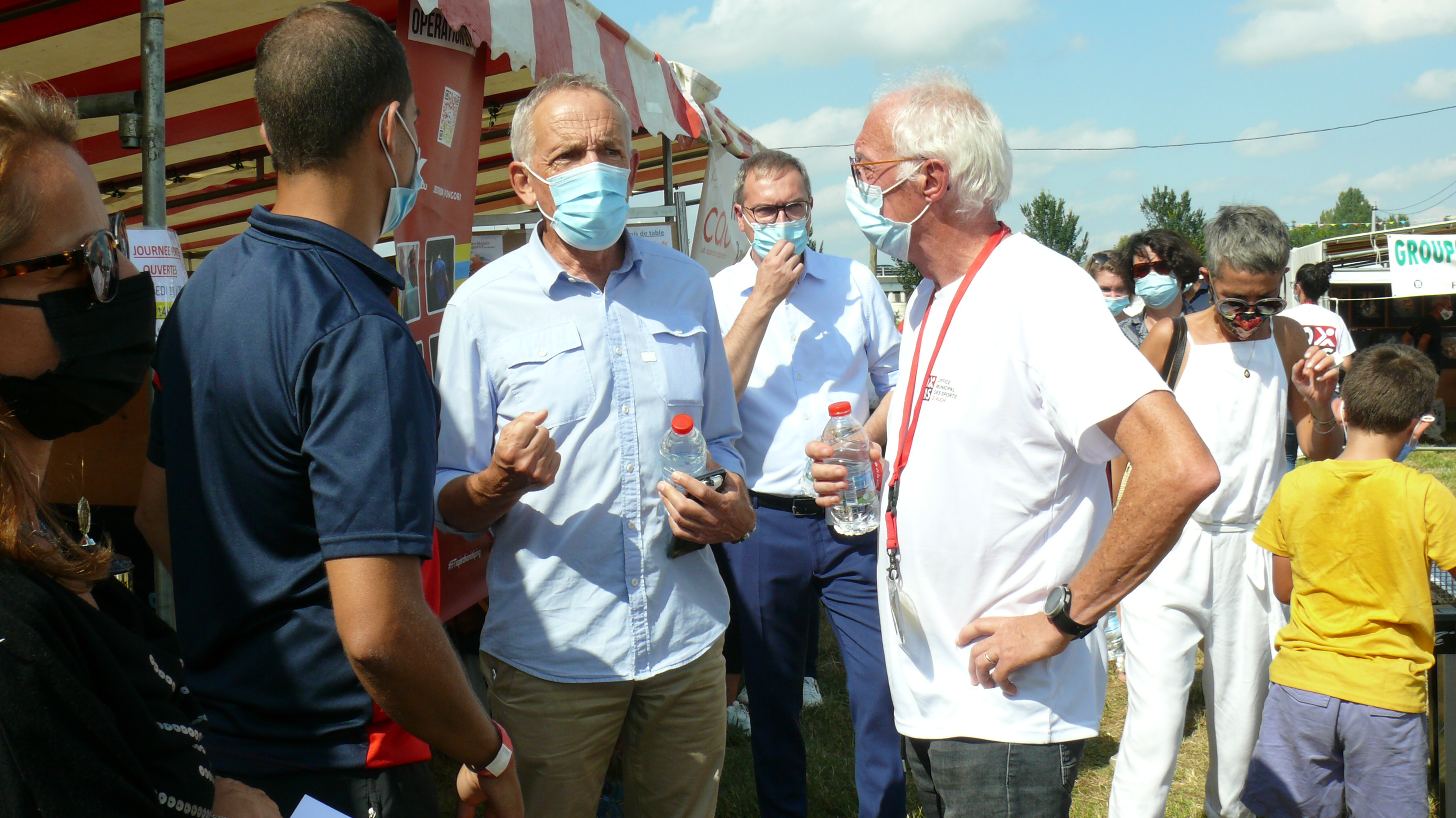 Le maire d'Auch, Christian Laprébende, a inauguré la Foire du sport avec à ses côté le Conseiller Départemental, Michaël Aurora et le président de l'OMS, Daniel Rozès.