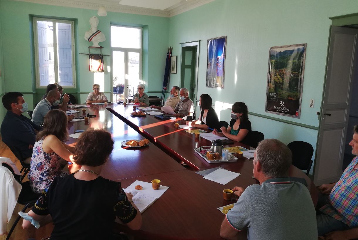 Les participants à la réunion préparatoire