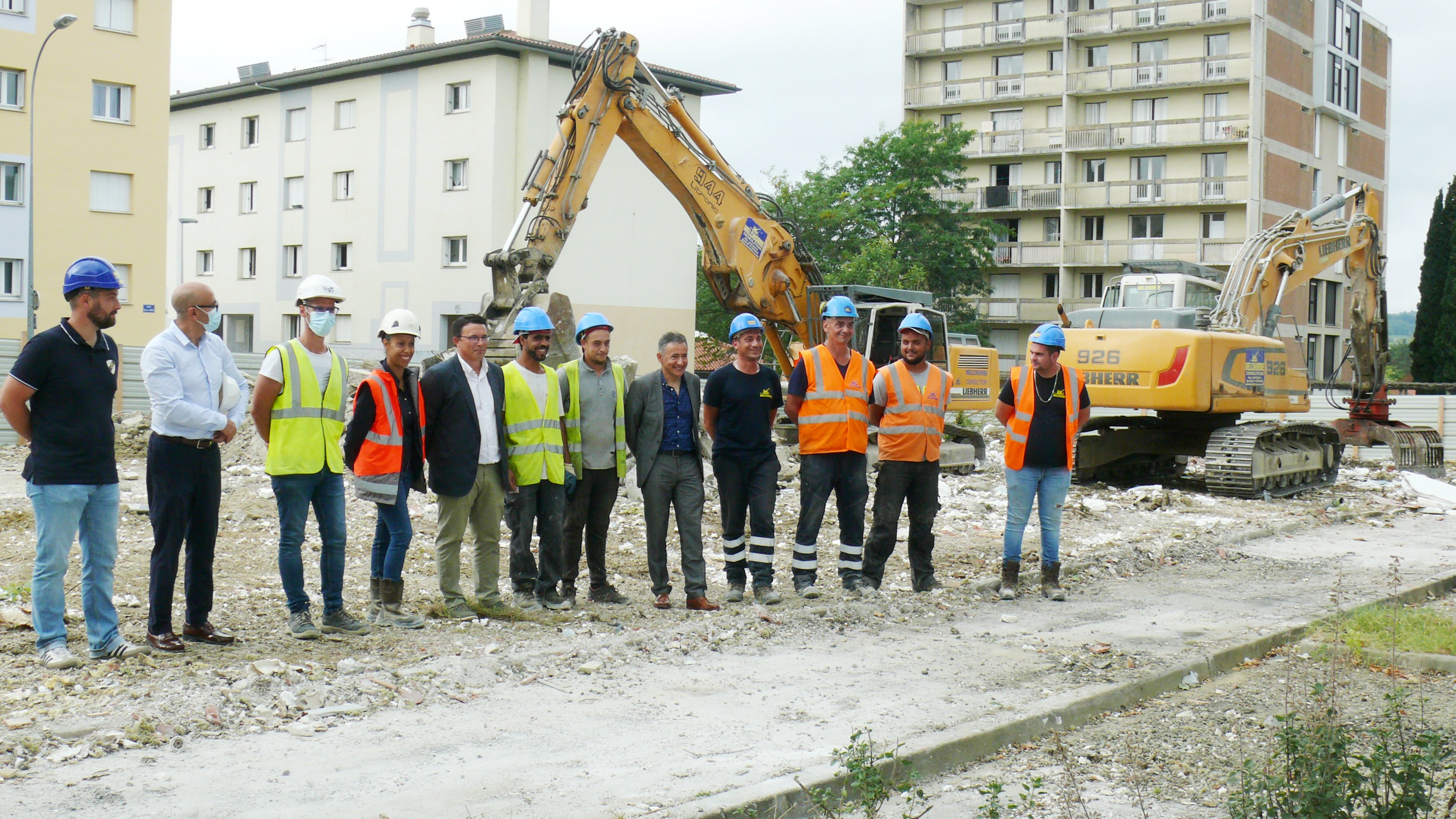 Les divers intervenants sur le chantier de déconstruction.