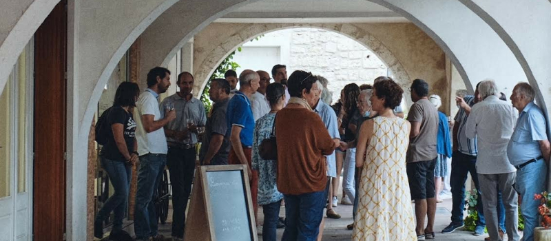 Inauguration d'une nouvelle boutique sous les arcades : " Monsieur l'épicier"