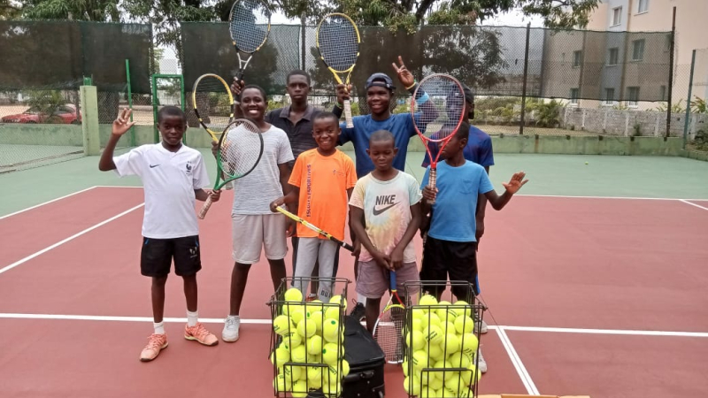 Le  TCCB parraine une association de tennis au Congo