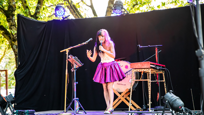 La chanteuse Frederika a fait son show au Clan de Nogaro