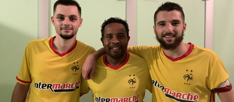 Victoire à l'extérieur pour les footballeurs