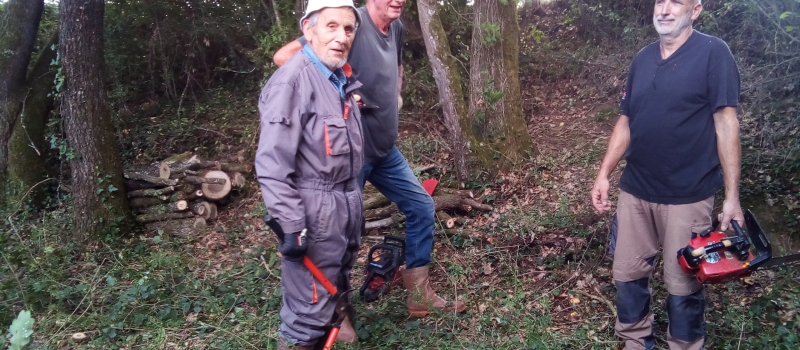 "Journée des chemins" : opération débroussaillage du chemin rural de la Carrère-Biguèse