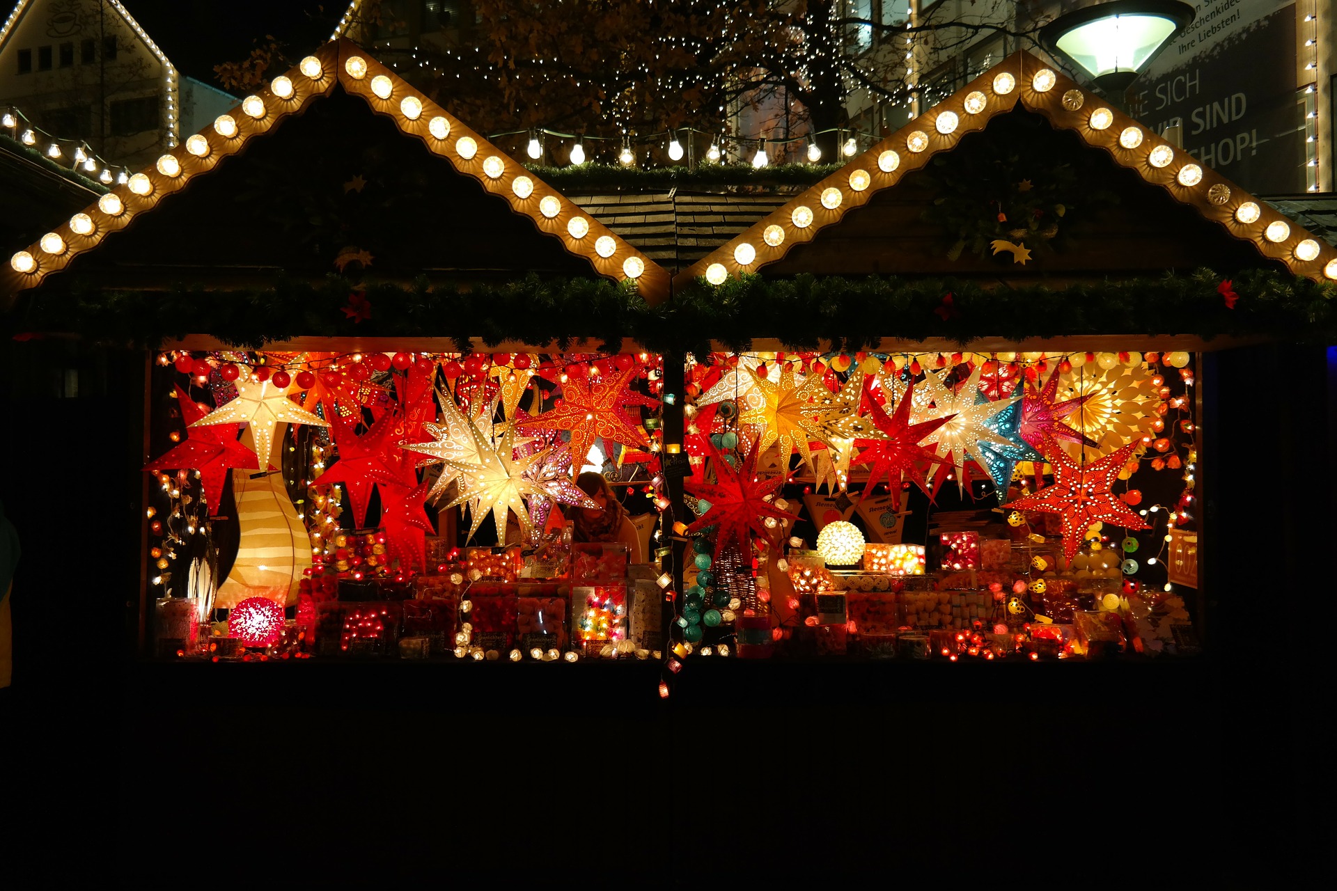christmas-market-g18f63cfc5_1920.jpg
