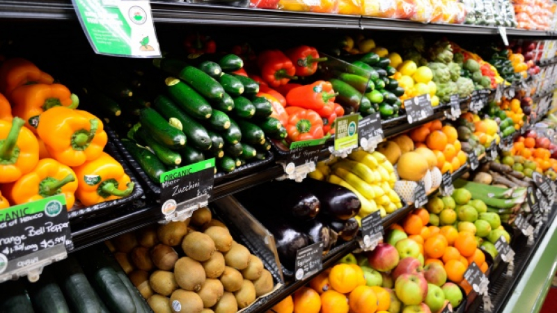 Fruits et légumes vers la fin des emballages plastiques.