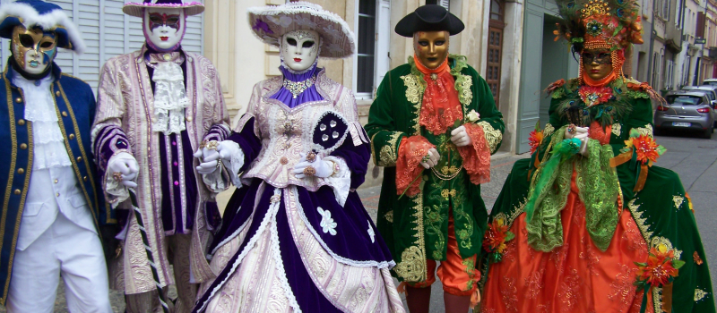 Un voyage à Venise par le biais des " Masqués Vénitiens "
