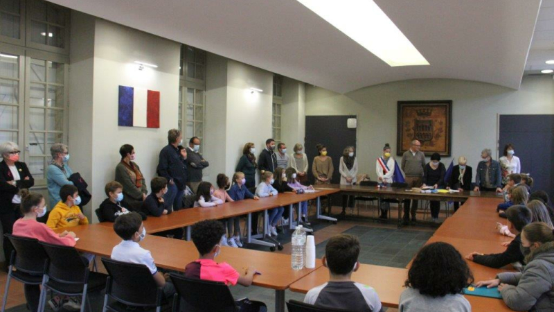 Les conseillers juniors se répartissent dans chaque commission