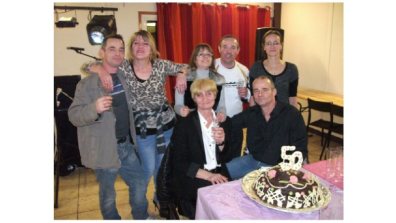 Elle retrouve ses dix frères et sœurs 50 ans après…