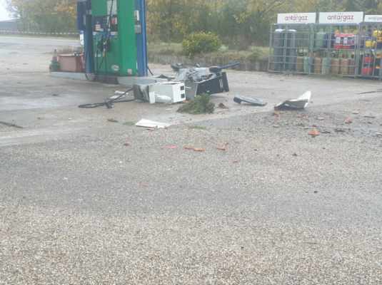 Station sevice.jpg