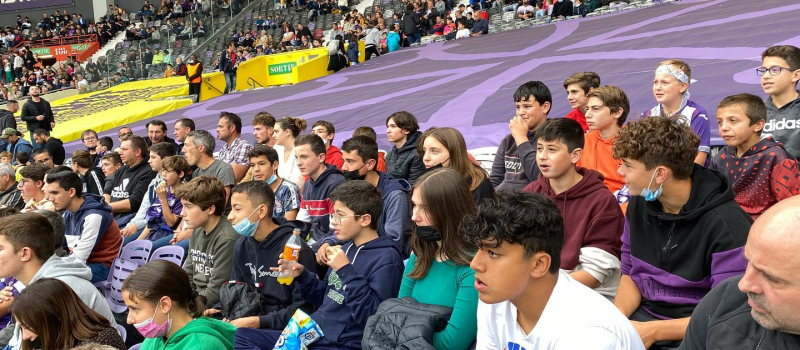 Les jeunes U15 en soutien du TFC au Stadium !