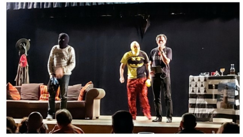 Une bonne soirée de divertissement  avec "Les trois mythos» samedi soir!