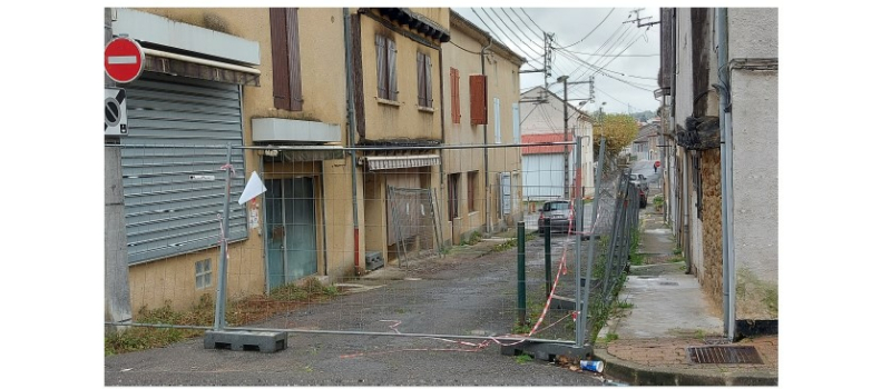 Pourquoi la rue Touade est-elle fermée?