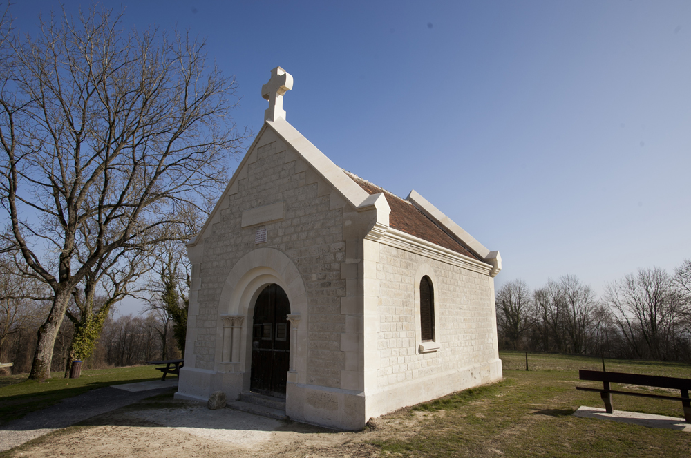 La chapelle-Sainte-Berthe_, aujourd'hui parfaitement entretenue après sa reconstruction