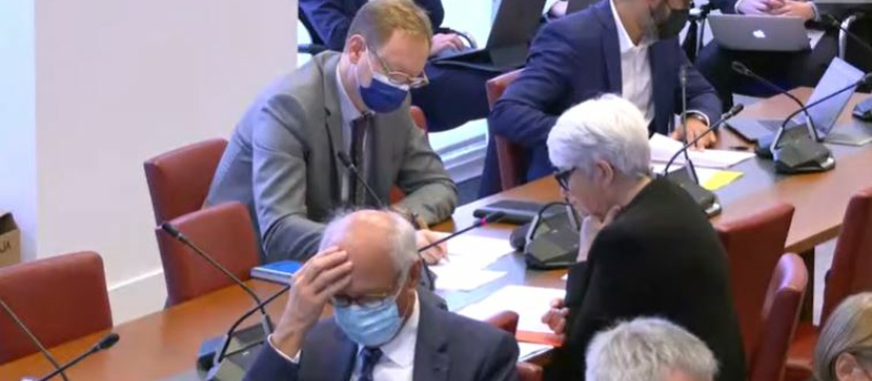 Gisèe Biémouret explique la position de son groupe à l'Assemblée Nationale