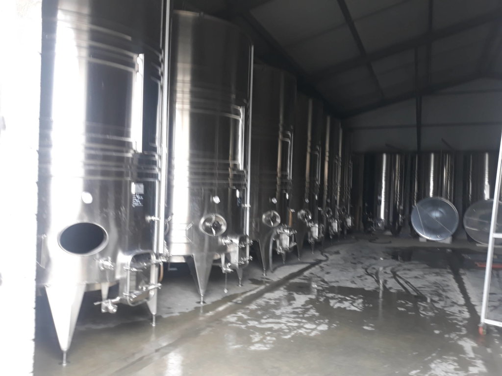Visite du chai au domaine les Pyrénéales à Madiran, un espace viticole du savoir-faire  crédit Ph Lionel Lemaire