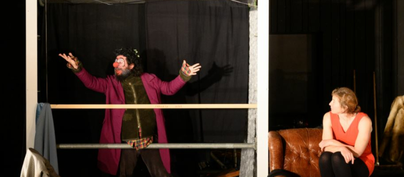 Pour la première fois, au théâtre, une compagnie de cirque en représentation