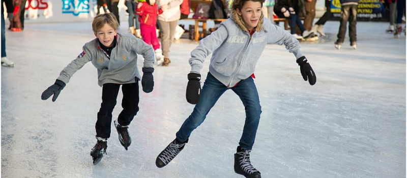Les patins à glace vont pouvoir ressortir  des placards