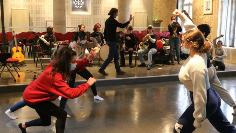Trois artistes en résidence au Lycée Bossuet