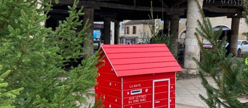 La boite aux lettres du père Noël arrive à Mauvezin !