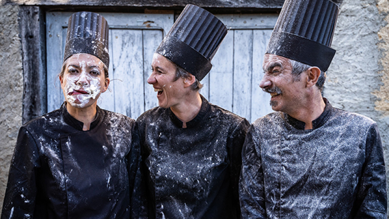 De la pâtisserie au théâtre ou du théâtre dans la pâtisserie