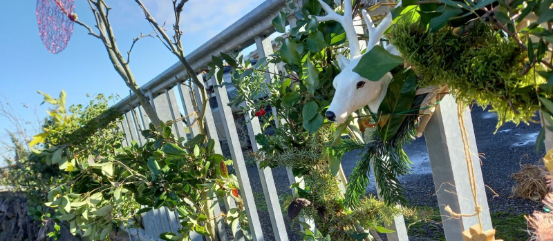 Avec de la bonne volonté et les décorations trouvées dans la nature...