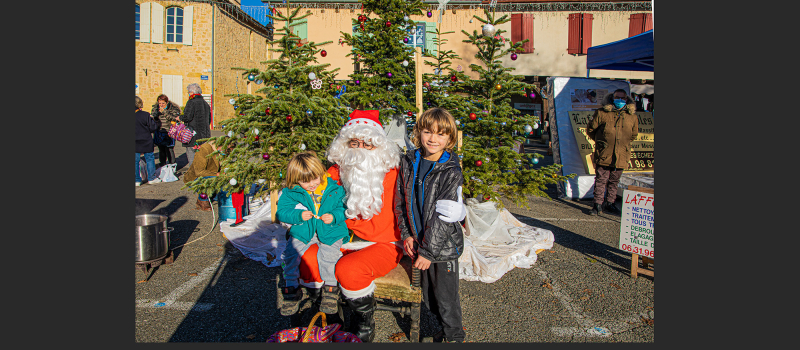 Le Père Noël est installé au marché d'Aignan lundi 21 décembre