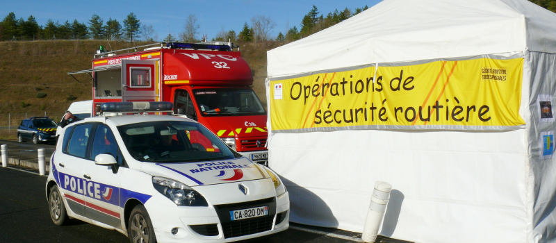 Opération "carton jaune" : de la pédagogie pour les automobilistes