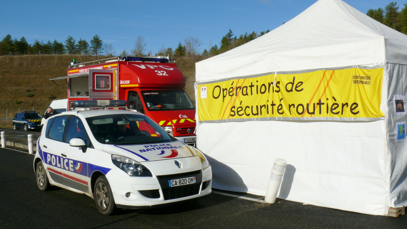 Opération "carton jaune" : de la pédagogie pour les automobilistes
