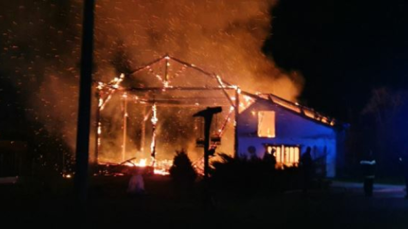 Trois habitations touchées par un incendie dont un gîte qui a été totalement détruit