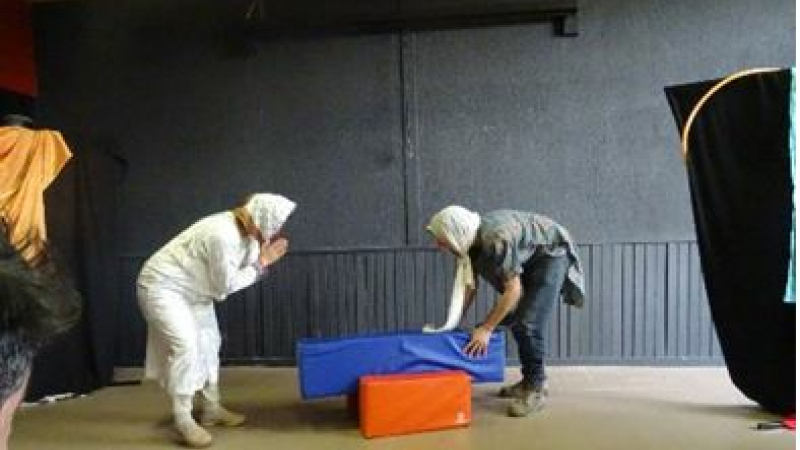 Jeux d'expression, d'improvisation clown-théâtre et danse- théâtre