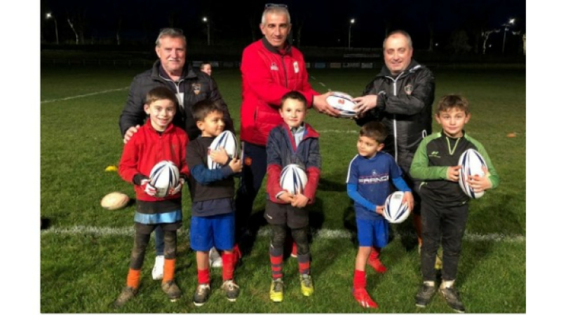Remise de ballons de la FFR pour les M8 de l’école de rugby de l’UA Vic Fezensac