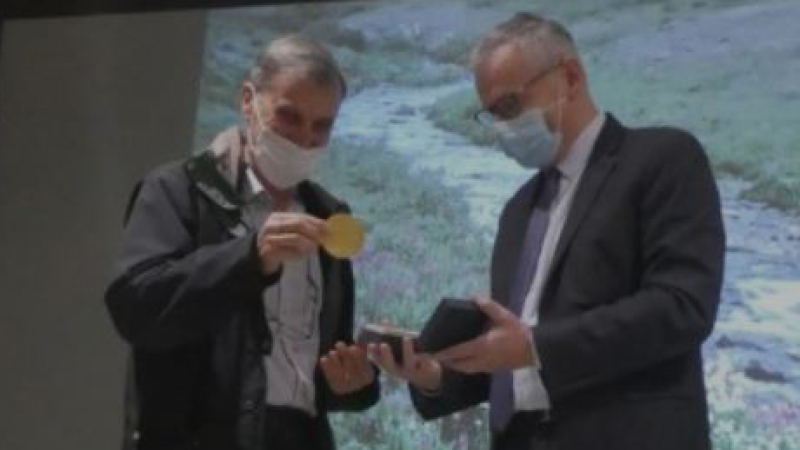 La médaille de l'Assemblée Nationale pour Alain Ribolleda