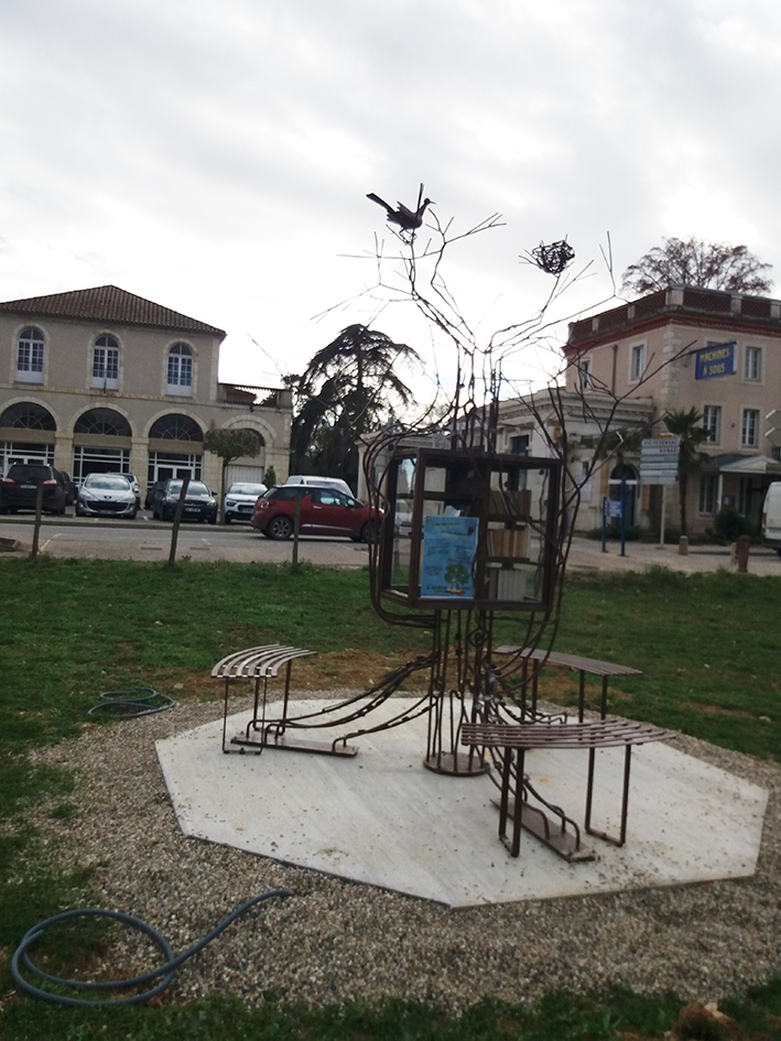 arbre a livres.jpg