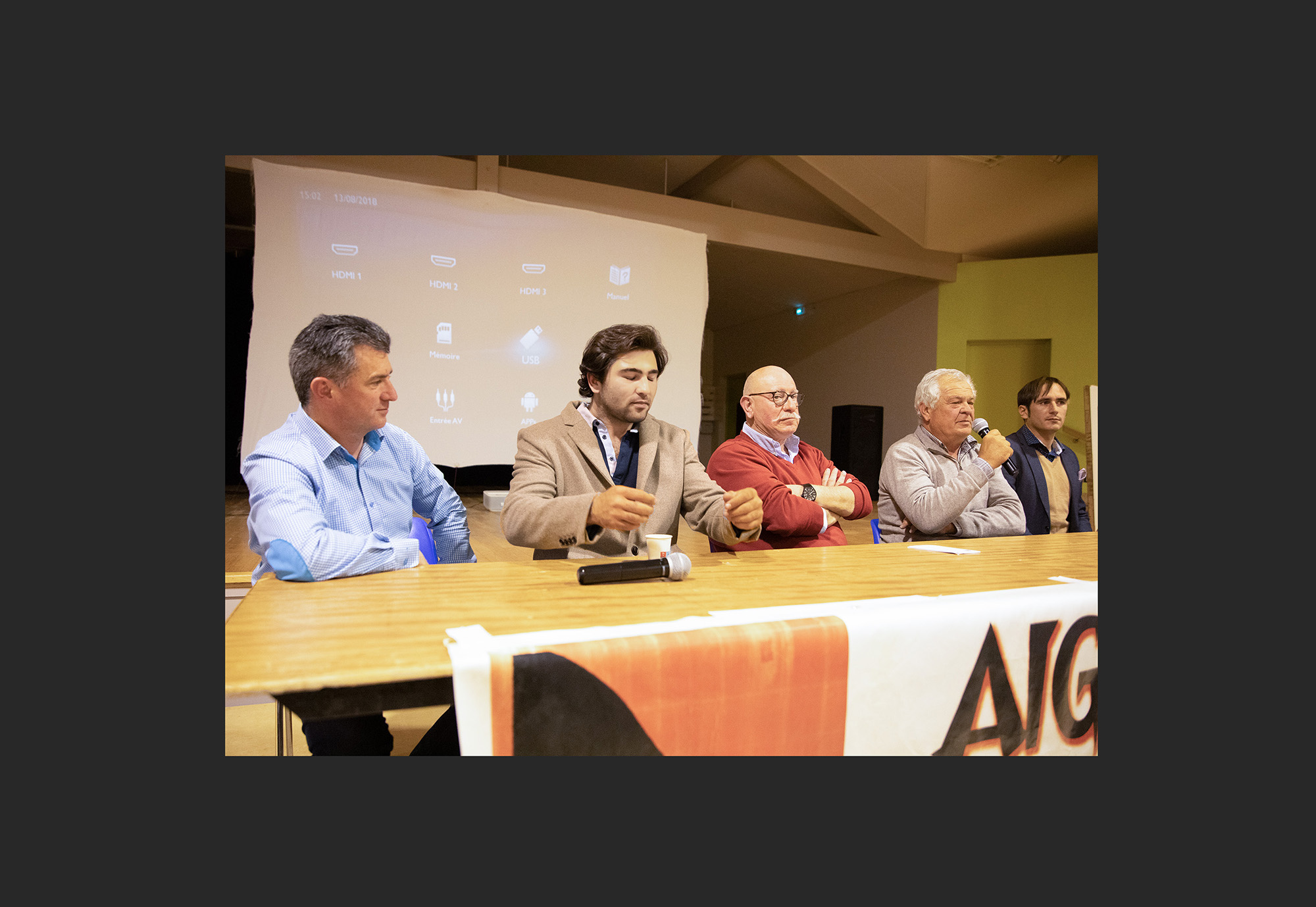 0 La tribune  de la corrida 1bis 250222.jpg