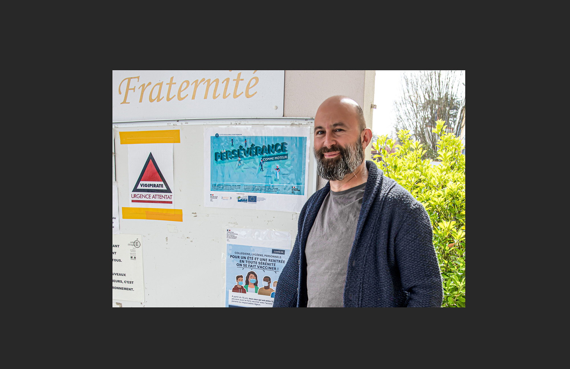 0 Jean-François Bergan devant panneau Persévérance 1bis 250322.jpg