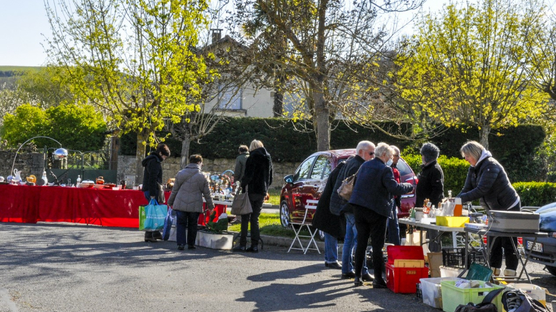 Dimanche 3 avril, a eu lieu le vide-greniers à Berdoues !
