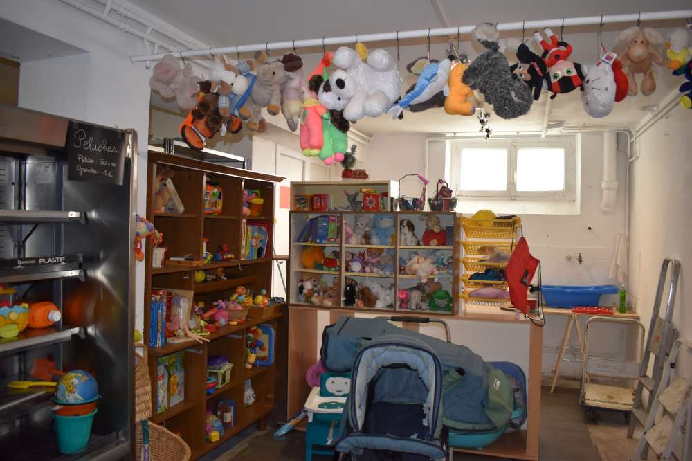 Vêtements, linge de maison, vaisselle, jouets, bibelots, meubles…