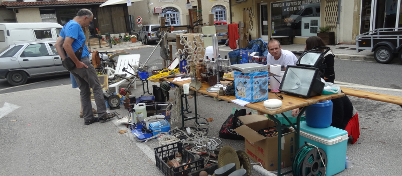 Brocante vide-grenier avec l'Association des Parents d'élèves