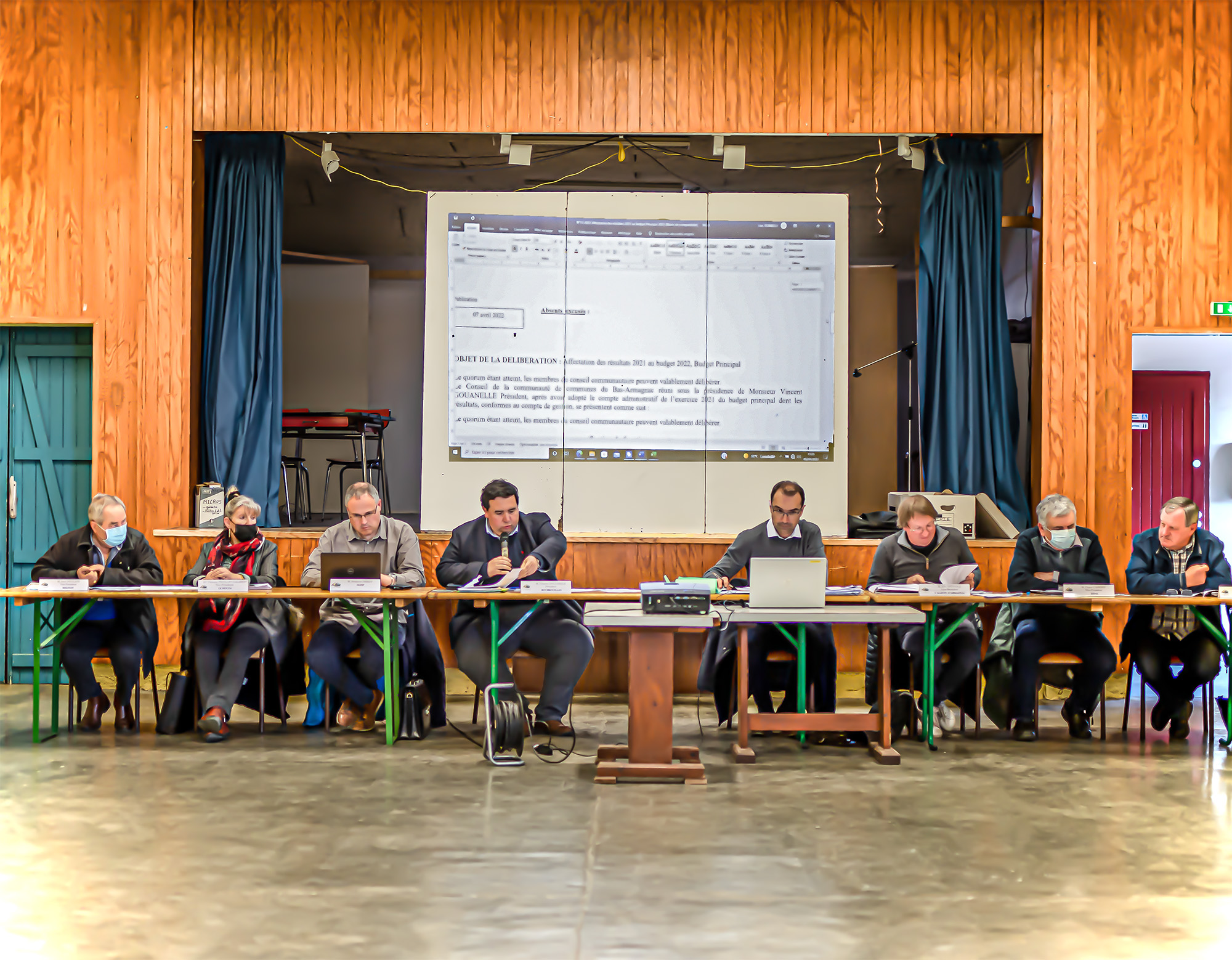 0 Vincent Gouanelle et les vice-présidents le trésorier et Loïc Bombelli 1bis 050422.jpg
