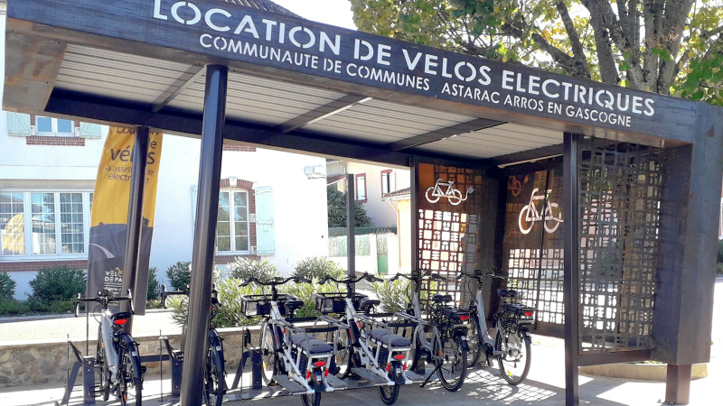 Mai à vélo.