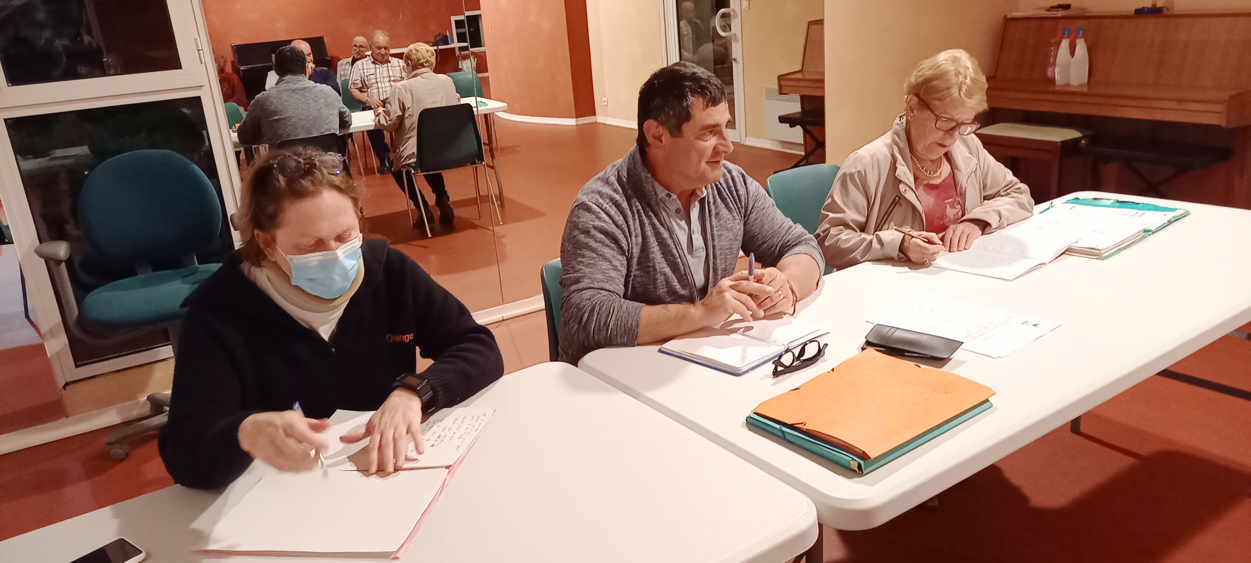 Le président Didier Sérès entouré de Fabienne Garuz et Arlette Barrieu.