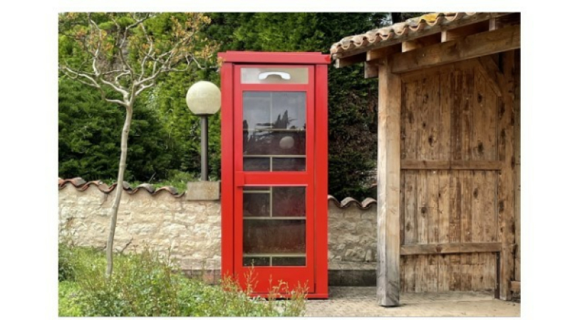 Une boîte à livres au centre du village de Roquebrune  !