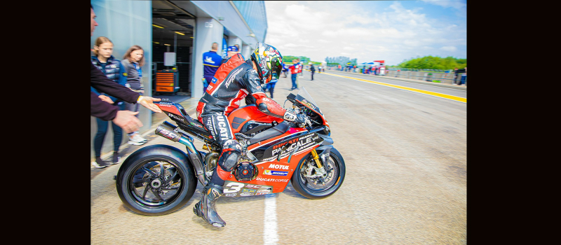 Championnat Superbike au circuit de Nogaro: démarrage