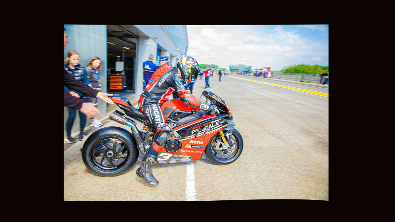 Championnat Superbike au circuit de Nogaro: démarrage