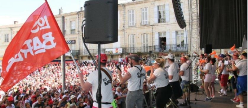 Bandas de condom: signature de la charte label fête